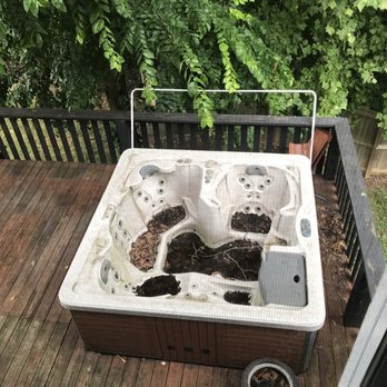 Junk King Nashville - Hot tub extra large on a second story deck. - Junk Removal & Hauling Near Me - Nashville, Tennessee Junk King Nashville - Hot tub extra large on a second story deck. - Junk Removal & Hauling Near Me - Nashville, Tennessee