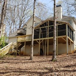 A Affordable Decks & Screened Porches