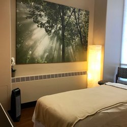 MoveWorks Chiropractic and Rehab - Our massage room/acupuncture room provides ideal repose, with soft music and a tranquil forest.
