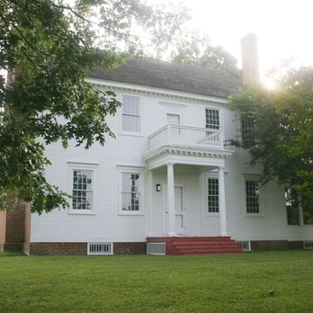 Woodlawn - The main house. There are also small cottages spread out around the estate. - Bed & Breakfast Near Me - Ridge, Maryland
