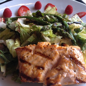 Alessa - Atlantic Salmon strawberry salad - Italian Near Me - Laguna Beach, California Alessa - Atlantic Salmon strawberry salad - Italian Near Me - Laguna Beach, California