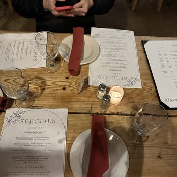 Mondello Italian Restaurant - Table setting - Seafood Near Me - Seattle, Washington