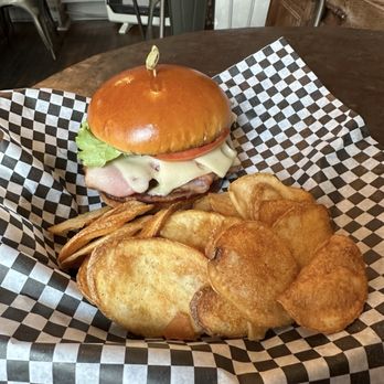 M's Eatery - The "Ham" Burger was wonderful! - New American Near Me - Maysville, Kentucky