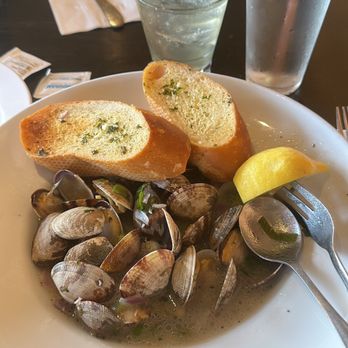 Half Moon Bay Brewing Company - Beer steamed clams - Seafood Near Me - Half Moon Bay, California Half Moon Bay Brewing Company - Beer steamed clams - Seafood Near Me - Half Moon Bay, California
