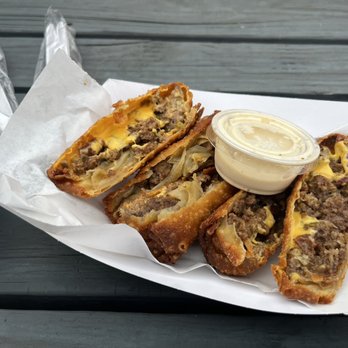 Frank And Richards - Cheeseburger egg rolls - Food Trucks Near Me Frank And Richards - Cheeseburger egg rolls - Food Trucks Near Me