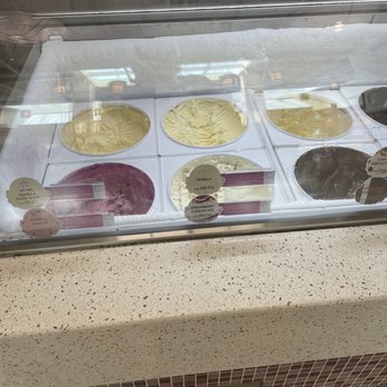 Baskin-Robbins - a display of different types of ice cream - Ice Cream & Frozen Yogurt Near Me - Fresno, California Baskin-Robbins - a display of different types of ice cream - Ice Cream & Frozen Yogurt Near Me - Fresno, California