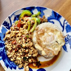 Noodle Boat Thai Cuisine - Phad KRA-PAO-RAD-KAO (L)
