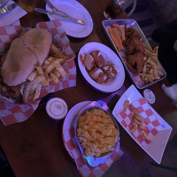 Ina Mae Tavern & Packaged Goods - Southern Near Me - Chicago, Illinois