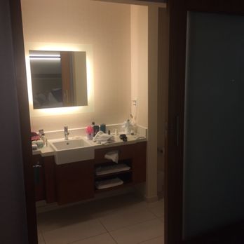 SpringHill Suites by Marriott Houston Sugar Land - Bathroom vanity - Hotels Near Me - Sugar Land, Texas SpringHill Suites by Marriott Houston Sugar Land - Bathroom vanity - Hotels Near Me - Sugar Land, Texas