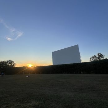 Bourbon Drive In Theatre - Movie screen - Cinema Near Me - Paris, Kentucky Bourbon Drive In Theatre - Movie screen - Cinema Near Me - Paris, Kentucky