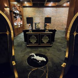 Classy eclectic opulence. The Grand Lobby at Des Lux welcomes weary eyes with a warm curiosity. Classy eclectic opulence. The Grand Lobby at Des Lux welcomes weary eyes with a warm curiosity.