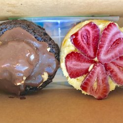 Omygollies Desserts and Treats - Buckeye Cheesecake and a regular Cheesecake with fresh strawberries! Everything is homemade!