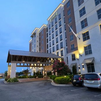 Staybridge Suites Florence - Center - Front entrance to the StayBridge. - Hotels Near Me - Florence, South Carolina Staybridge Suites Florence - Center - Front entrance to the StayBridge. - Hotels Near Me - Florence, South Carolina