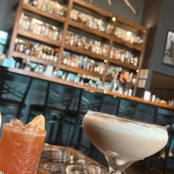 American Barrel - two cocktails on a bar - Cocktail Bars Near Me - Columbia, Tennessee