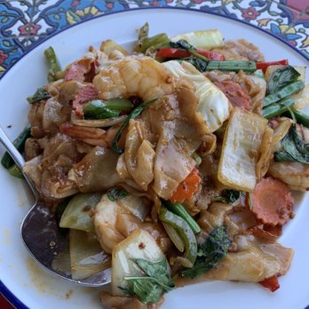 11th Tiger - Drunken Noodle with prawns - Thai Near Me - Danville, California 11th Tiger - Drunken Noodle with prawns - Thai Near Me - Danville, California