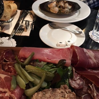 Washington Poste - Escargot and charcuterie board - Pubs Near Me - Paris, 75