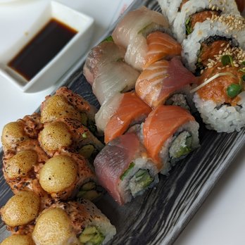 THE LOBBY LOUNGE & RAWBAR - Spicy tuna roll, salmon moto roll, LL roll - Lounges Near Me - Vancouver, British Columbia THE LOBBY LOUNGE & RAWBAR - Spicy tuna roll, salmon moto roll, LL roll - Lounges Near Me - Vancouver, British Columbia