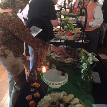 Cafe Louise - Caterers Near Me - West Hartford, Connecticut