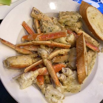 Mo's Seafood - Garlic Snow Crab Scampi and toast - Seafood Near Me - Towson, Maryland Mo's Seafood - Garlic Snow Crab Scampi and toast - Seafood Near Me - Towson, Maryland
