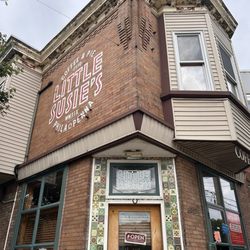 Little Susie's Coffee & Pie - Outside