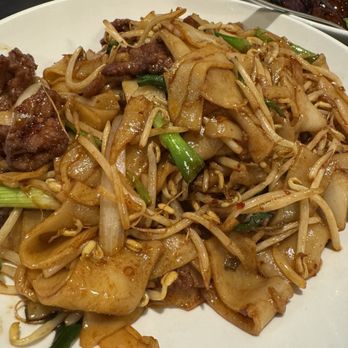 Lei's Asian Bistro - Beef Ho Fun House Special - Chinese Near Me - Columbus, Ohio Lei's Asian Bistro - Beef Ho Fun House Special - Chinese Near Me - Columbus, Ohio
