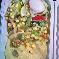 El Refin Mexican Resturant - Enchiladas Verdes and Rojas