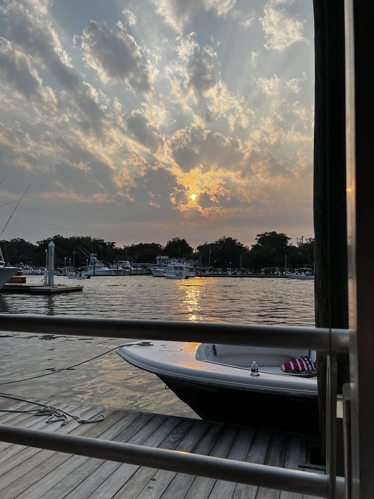 Bluewater Waterfront Grill