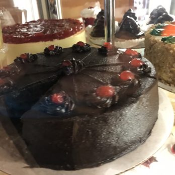 Twin Pines Diner Restaurant - Dessert anyone? - Diners Near Me - East Haven, Connecticut Twin Pines Diner Restaurant - Dessert anyone? - Diners Near Me - East Haven, Connecticut