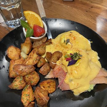 Surisan - Hemingway Benedict Breakfast - Korean Near Me - San Francisco, California