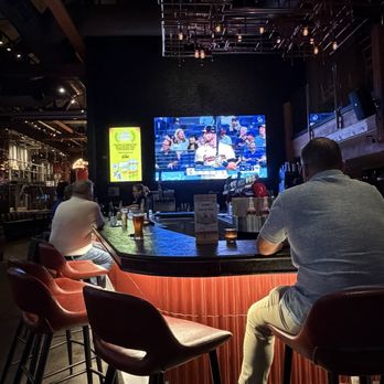 Amsterdam BrewHouse - Breweries Near Me - Toronto, Ontario