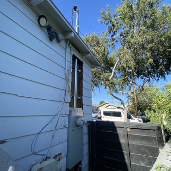 HL Voltage - Unit 1 200A new electrical panel - Electricians Near Me - Palos Verdes Estates, California HL Voltage - Unit 1 200A new electrical panel - Electricians Near Me - Palos Verdes Estates, California