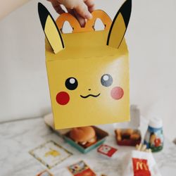 Chicken nuggets happy meal (Pokemon Edition)