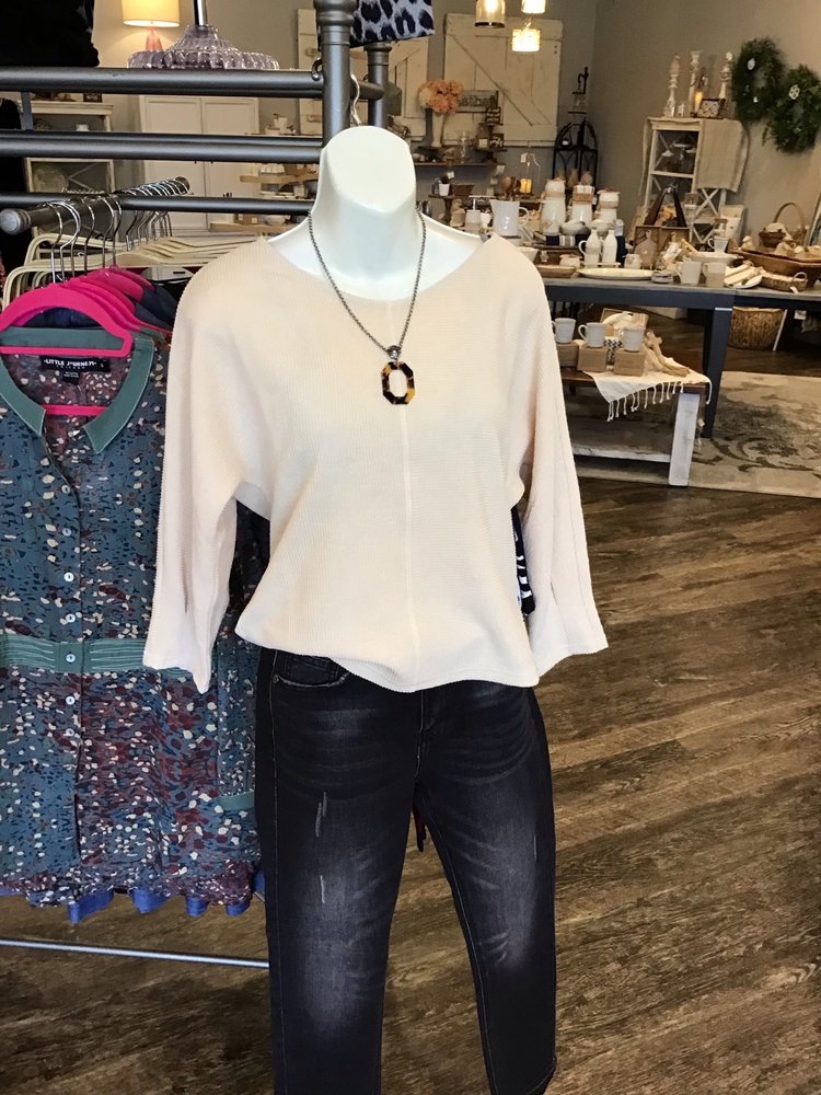 VINE & GRACE BOUTIQUE Updated May 2024 130 Casa Park Dr, Mount Zion