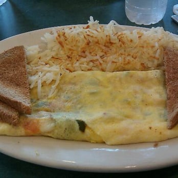 Supreme Kitchen - western omelette with hashbrowns - American Near Me - Somerville, Massachusetts