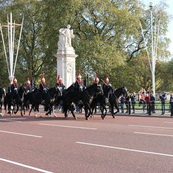 Buckingham Palace - Landmarks & Historical Buildings Near Me - London, XGL Buckingham Palace - Landmarks & Historical Buildings Near Me - London, XGL