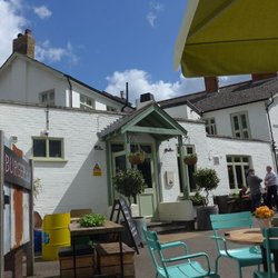 The Swan - The Swan, Walton-on-Thames, 2018, Copyright by mostro