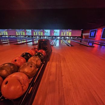 Bowlero Wallingford - Bowling Near Me - Wallingford, Connecticut