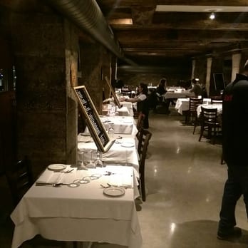 Da Emma - Intimate dining room - Italian Near Me - Montreal, Quebec