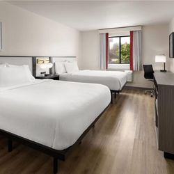 Super 8 by Wyndham York - Guest room
