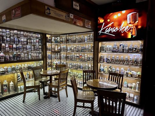Rick's Bar by null