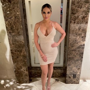 Windsor - Windsor beige dress fitted - Women's Clothing Near Me - Honolulu, Hawaii Windsor - Windsor beige dress fitted - Women's Clothing Near Me - Honolulu, Hawaii