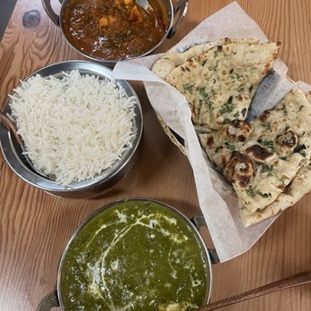 Haveli - Palak Curry, Garlic Naan, Rajasthani Curry - Indian Near Me - Portland, Oregon Haveli - Palak Curry, Garlic Naan, Rajasthani Curry - Indian Near Me - Portland, Oregon