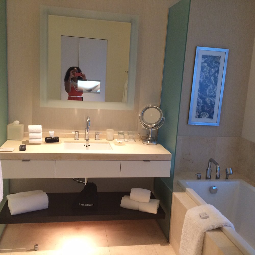 Hotel Arista - Hotels Near Me - Naperville, Illinois