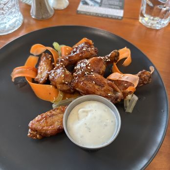 Broadway Grill - Chicken Wings - American Near Me - Burlingame, California