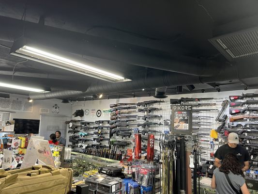 Burbank Ammo & Guns by null