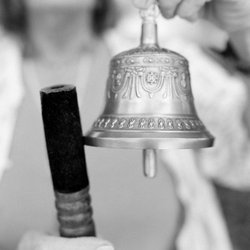Energease Sound Healing - Sacred Tibetan bells bring in frequencies of expansiveness.