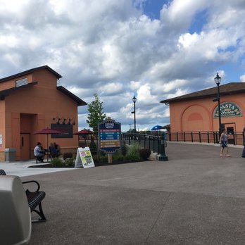 DelGrosso's Park & Laguna Splash - Cheesesteak stand on the left and Pasta stand on the right - Amusement Parks Near Me - Tipton, Pennsylvania
