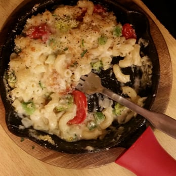 Mr. Mac's - Veggi mac and cheese! Yum!! - American Near Me - Manchester, New Hampshire