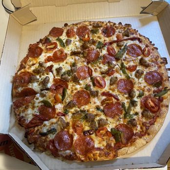 Pizza Hut - *New Tavern Cut Pizza $15 - Pizza Near Me - Chicago, Illinois