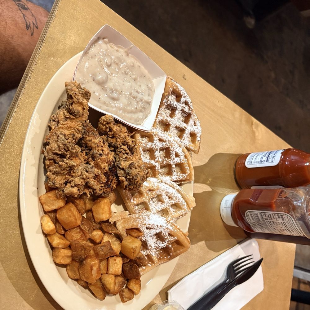 Mom's Chicken and Waffles - New American Near Me - San Diego, California